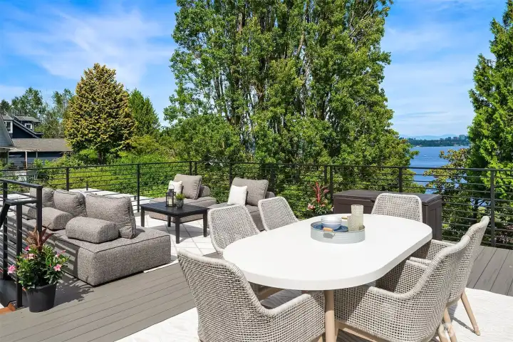 Rooftop Deck - A Prefect Space to Entertain Rooftop Deck - A Prefect Space to Entertain