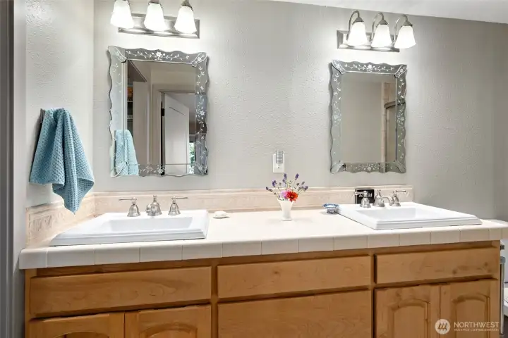double vanity in lower level en-suite