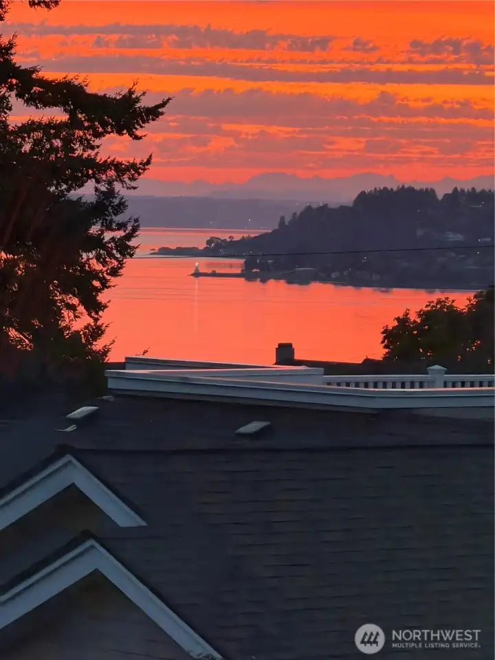 Morning Sunrises are brilliant!  Zoomed shot