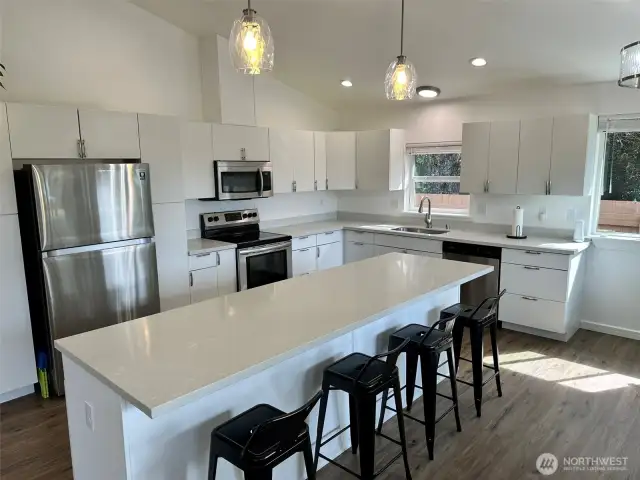 Large Island for entertaining
