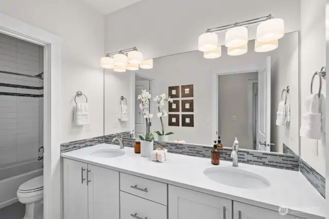 Upper floor bathroom