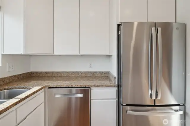 Stainless appliances - all stay!