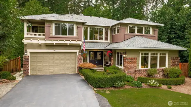 Welcome to this extensively updated luxury home, in a quiet & private location, while being close-in to everything you could want! Be sure and view the Video Tour!