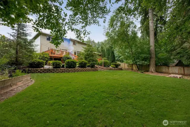 Just wait until you see the huge back yard and expansive entertainers deck! More to come in the additional photos.