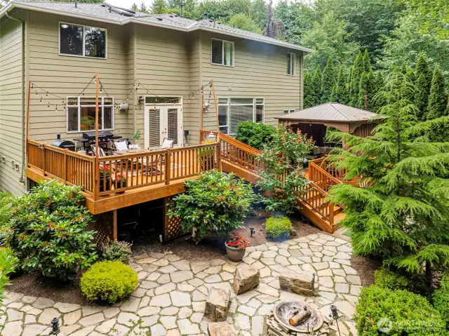 Multi-tiered entertainment deck, ideal for BBQ's & entertaining.