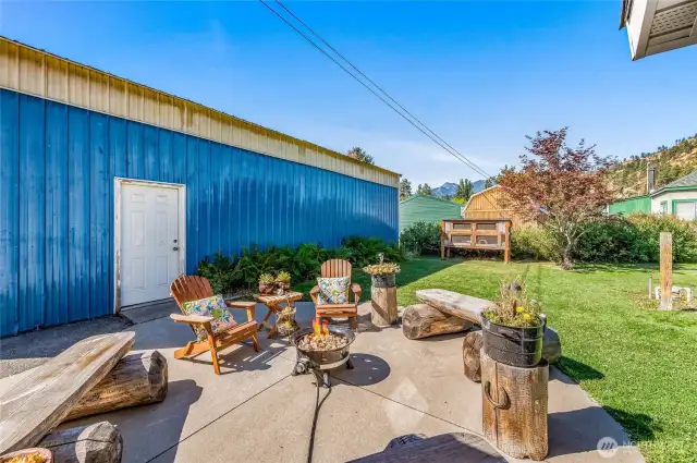 looking west at patio