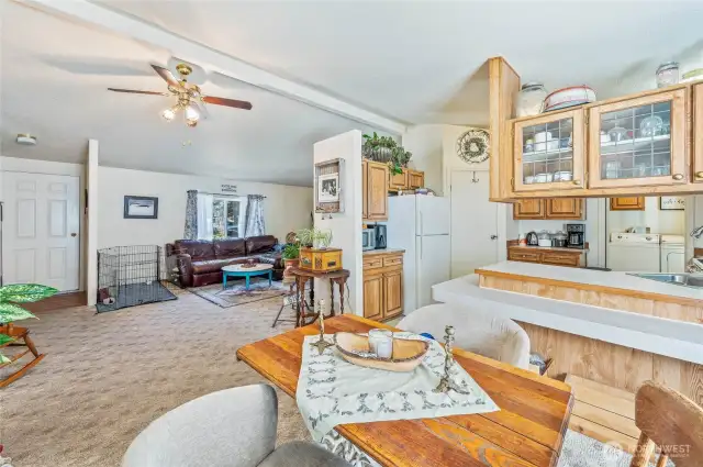 Manufactured home dining