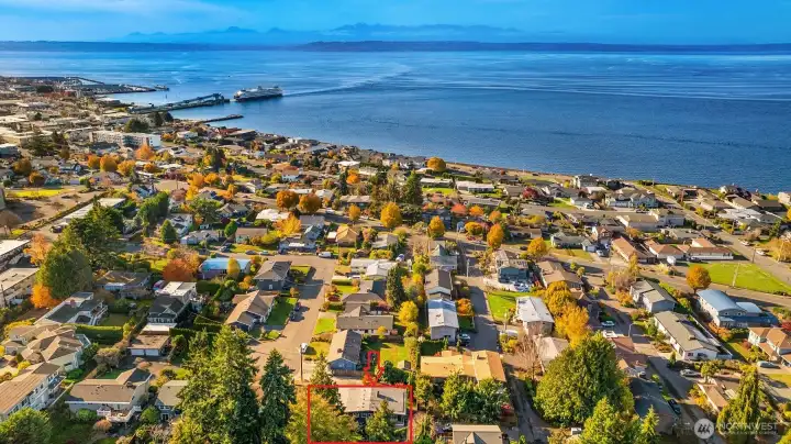 Just a few blocks to the waterfront!