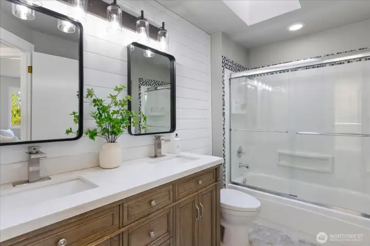 Upper level full bathroom