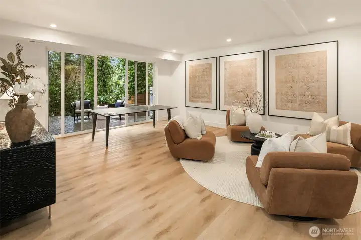 Unlimited fun in this lower level bonus room.