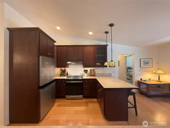 Kitchen has countertop space for kitchen bar-top dining or a great place to set up a buffet when entertaining! Kitchen has countertop space for kitchen bar-top dining or a great place to set up a buffet when entertaining!