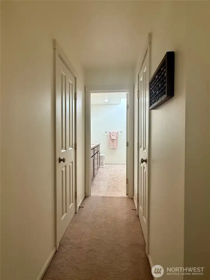 Two walk-in closets in the primary suite! Two walk-in closets in the primary suite!