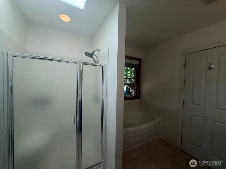 Separate shower and tub in primary ensuite Separate shower and tub in primary ensuite