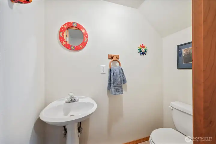 1/2 bath downstairs (off garage) 1/2 bath downstairs (off garage)