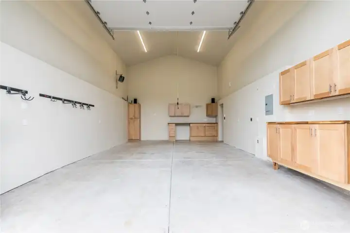 Great RV storage or shop space Great RV storage or shop space