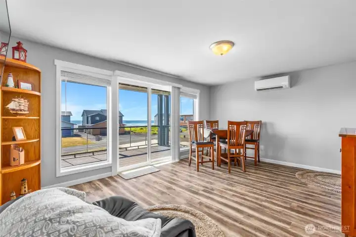 The 2nd level living area is -- The 2nd level living area is --