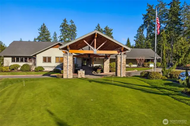 Alderbrook Golf & Yacht Club clubhouse.