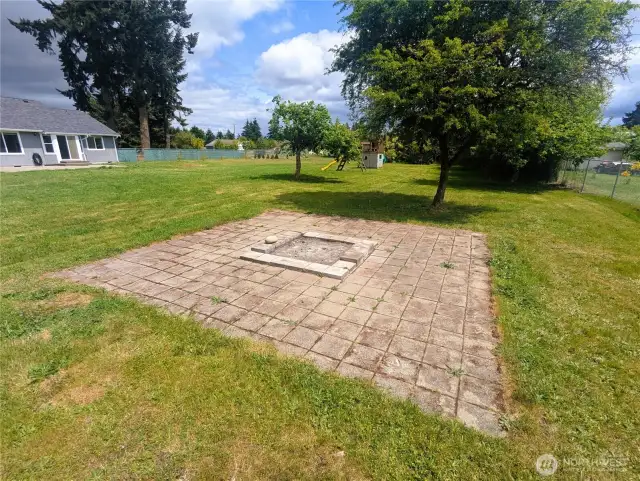 Fire pit patio