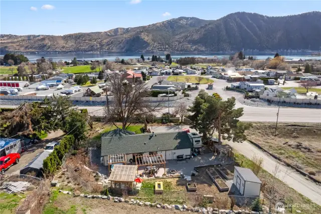10 Hope Lane is located close to all of the eateries, wineries, cideries, shops & services of downtown Manson.