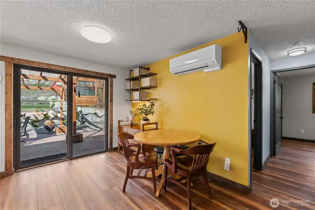 The position of the mini split in the dining area means the kitchen, dining & living areas are temperature controlled year around.