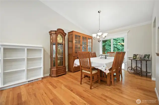Dining room w/slider to back deck
