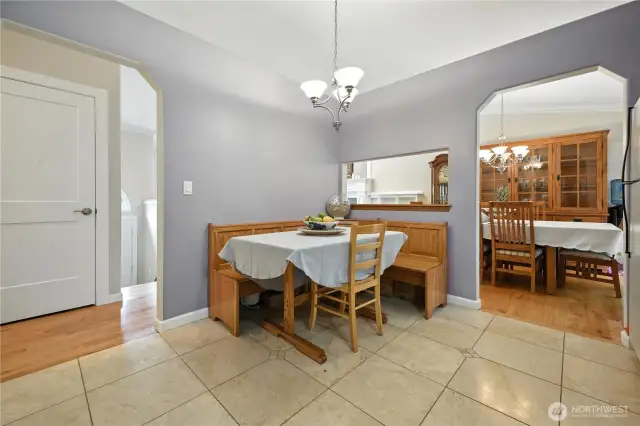Kitchen nook stays