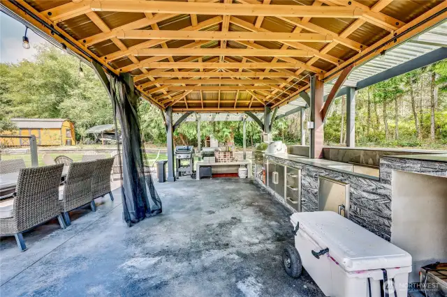 Outdoor Kitchen