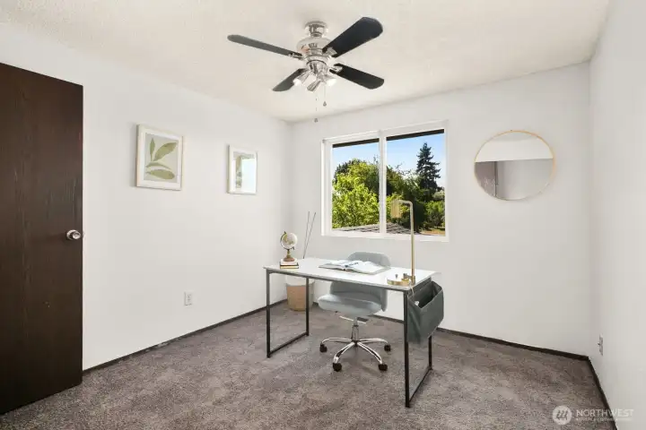 2nd bedroom as home office