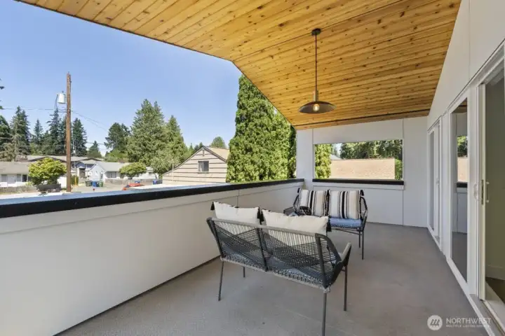 Beautiful covered deck!