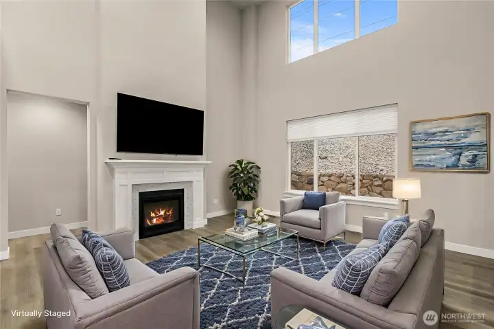 Livingroom with cozy fireplace
