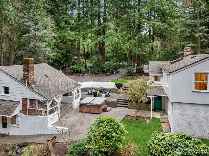 Main house is 1780SF and there is a little apartment under the garage.