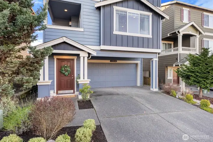 At 743sq. ft you'll love all the space the garage offers.