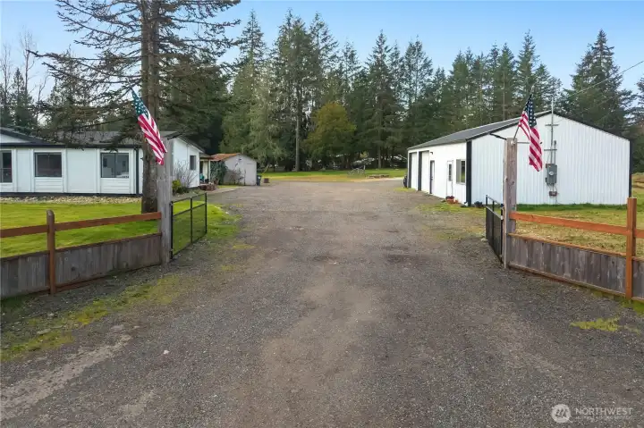 ENTRYWAY BETWEEN HOME AND SHOP