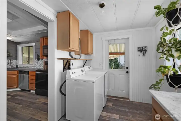 LAUNDRY / MUD ROOM