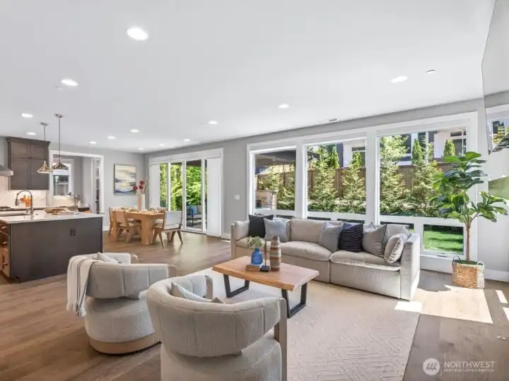Spacious open-concept great room and dining area, ideal for hosting and entertaining.