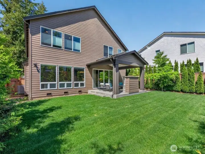 Brand new, professionally curated front and backyard landscaping package.