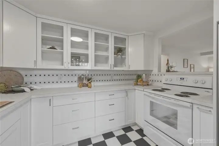 Such a cute kitchen.