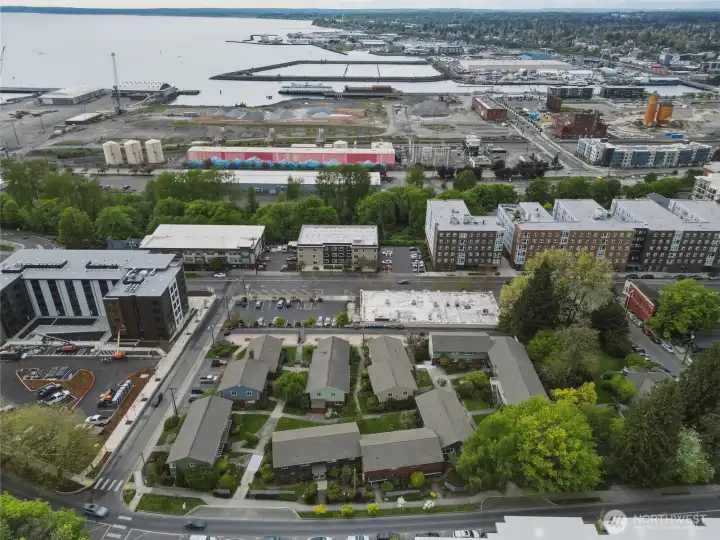 Orchard Terrace offers a rare blend of historic charm, established courtyards, and downtown convenience just moments from the waterfront, dining, and shopping.