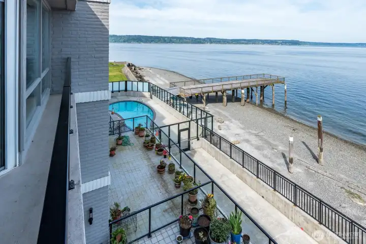 Complex has this secure wonderful dock over the water.
