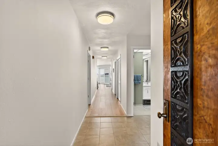 Nice manufactured hardwood floors.