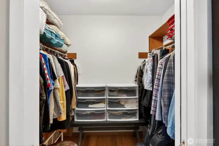 Primary suite walk-in closet