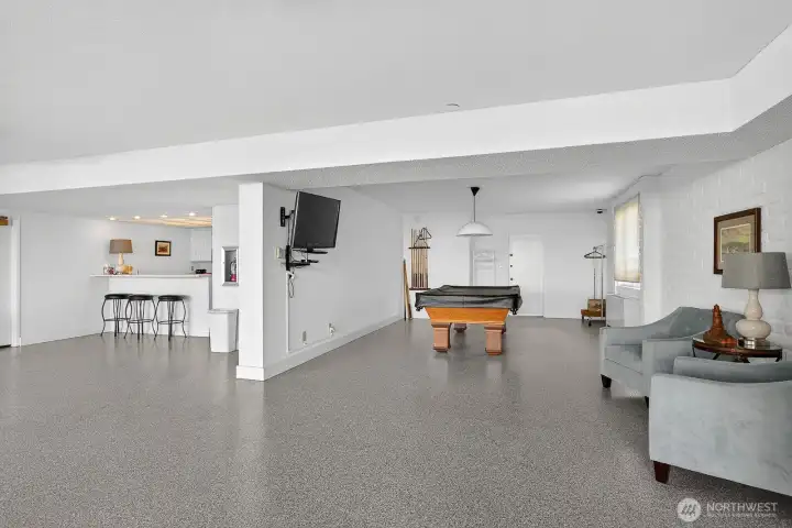 Bring the party here! Pool with pool table to entertain the guest.