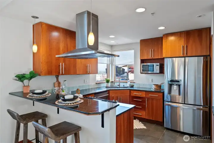 Stainless appliances and range hood