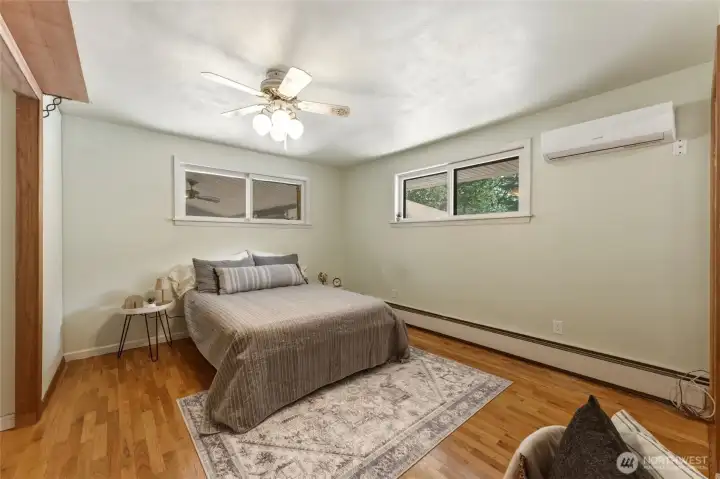 Primary Bedroom - Main Floor