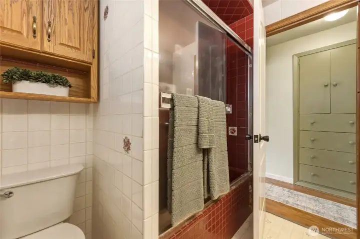 Bathroom #1 - Main Floor