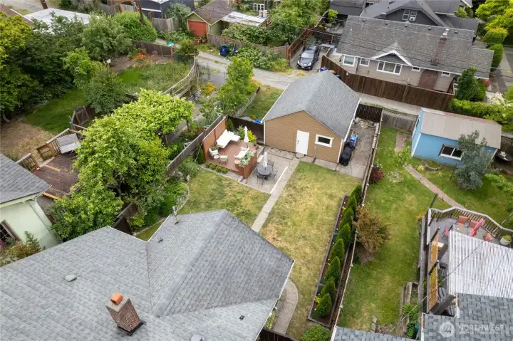Is there additional private parking on either side of the garage? YEP!