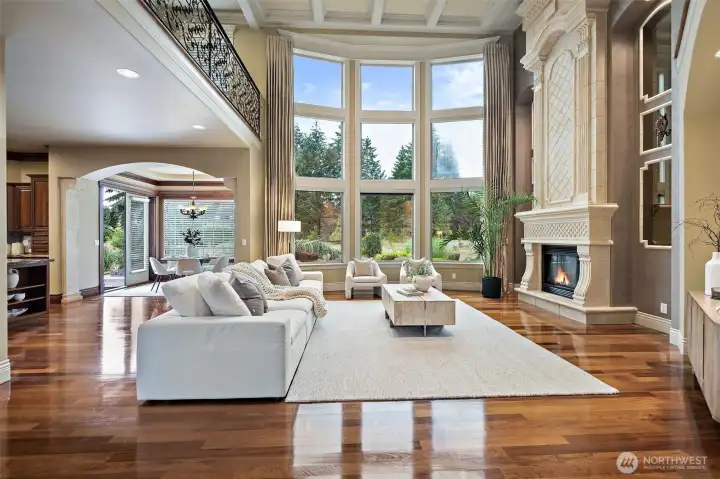 Your guest will enjoy entertaining in this great room! Your guest will enjoy entertaining in this great room!