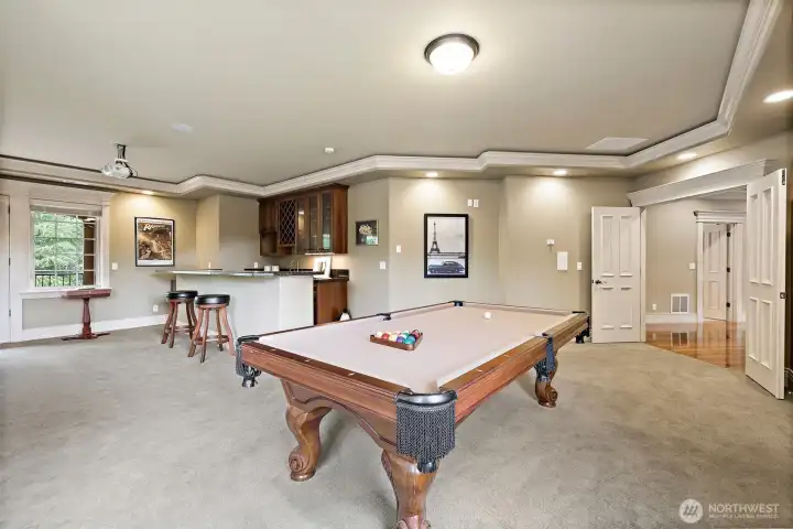 Entertaining gets more enjoyable upstairs! Entertaining gets more enjoyable upstairs!