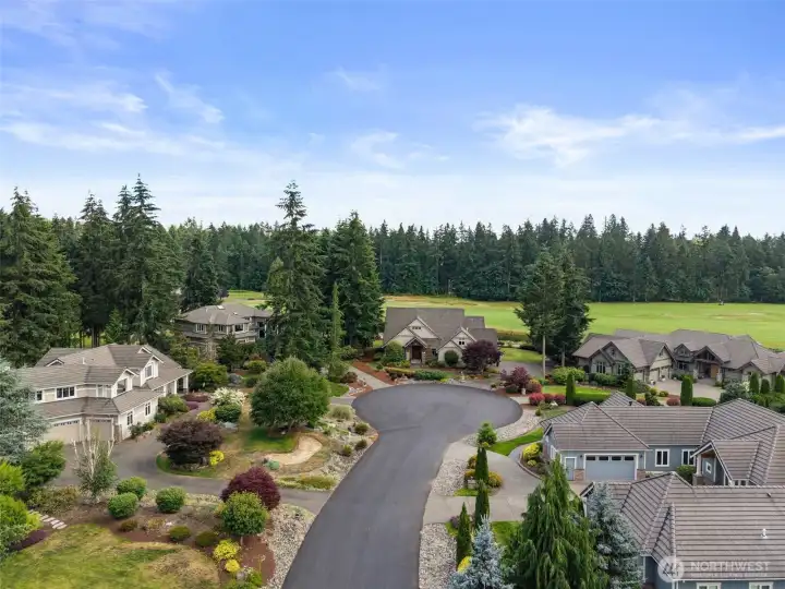 Only 7 homes on a private culdesac Only 7 homes on a private culdesac