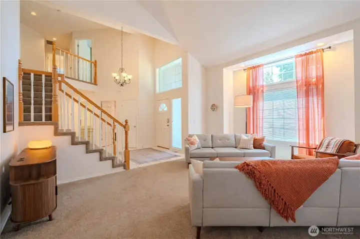 Living Room/Entrance